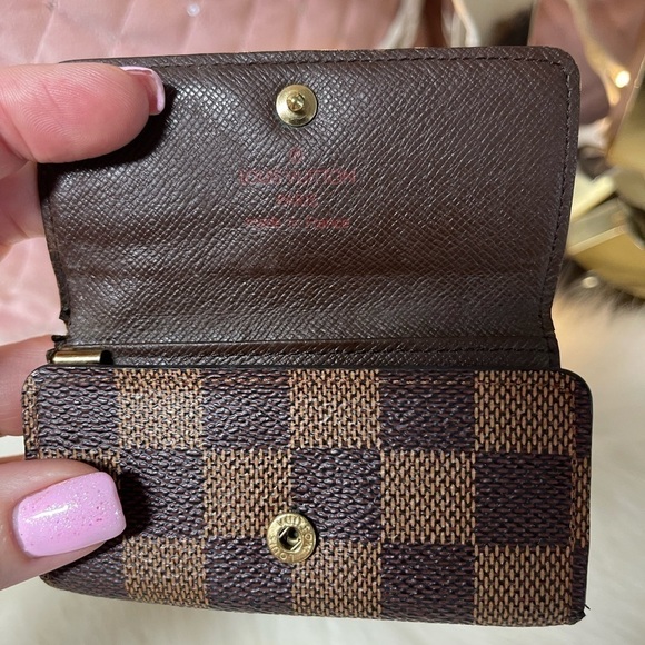 AUTHENTIC LOUIS VUITTON DAMIER MULTICLES 4 RING KEY CASE - Picture 11 of 16